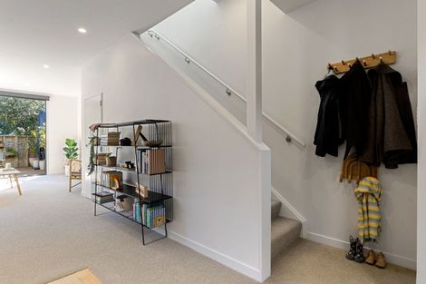 Photo of property in 10 Rua Kai Way, Brooklyn, Wellington, 6021