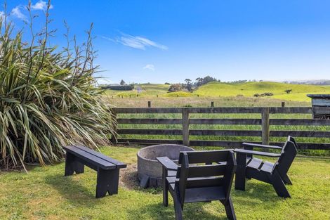 Photo of property in 1459 Carrington Road, Hurworth, New Plymouth, 4371