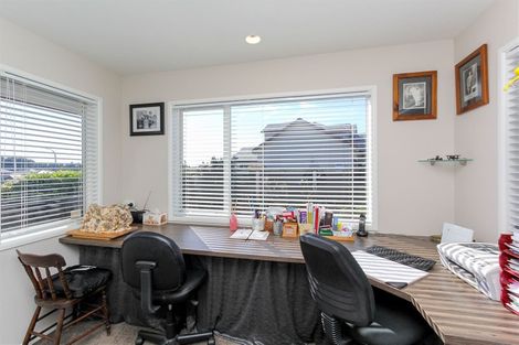 Photo of property in 8 Sampson Avenue, Waiwhakaiho, New Plymouth, 4312