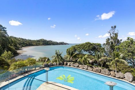 Photo of property in 104 Kauri Road, Laingholm, Auckland, 0604