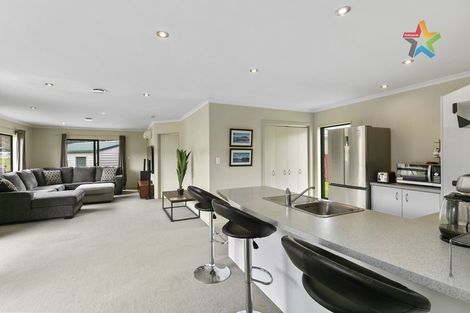 Photo of property in 25 Grimsby Grove, Wainuiomata, Lower Hutt, 5014