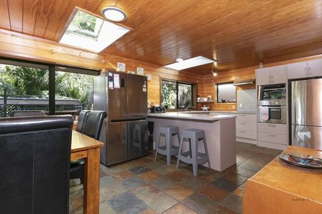 Photo of property in 219 Shaw Road, Titirangi, Auckland, 0604