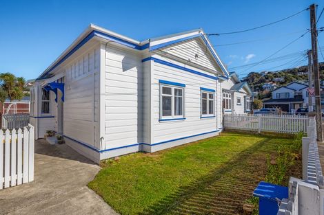 Photo of property in 39 Humber Street, Island Bay, Wellington, 6023