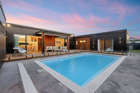 Photo of property in 2 Hikawera Drive, Frimley, Hastings, 4120