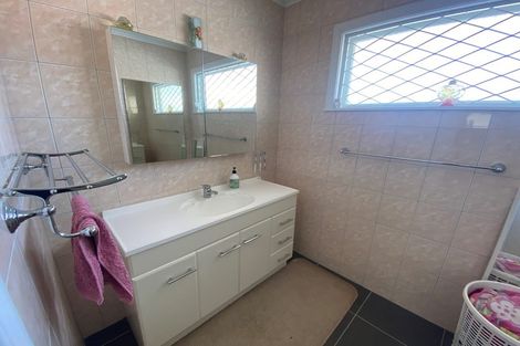 Photo of property in 110 Walmsley Road, Favona, Auckland, 2024