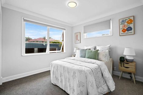 Photo of property in 19 Lawrence Crescent, Hillpark, Auckland, 2102