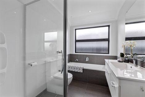 Photo of property in 4 Teal Way, Hobsonville, Auckland, 0616