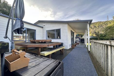 Photo of property in 15a Black Beech Street, Birchville, Upper Hutt, 5018