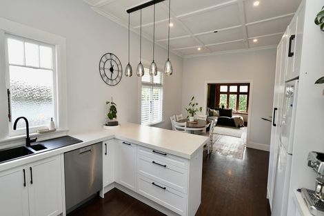 Photo of property in 112 Albert Street, Terrace End, Palmerston North, 4410