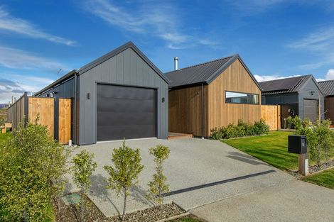 Photo of property in 19 Wooing Tree Avenue, Cromwell, 9310