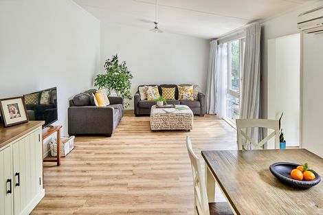 Photo of property in 2/345 Muritai Road, Eastbourne, Lower Hutt, 5013