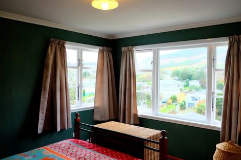 Photo of property in 9 Bell Street, Tawa, Wellington, 5028