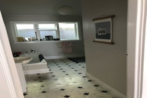 Photo of property in 221 Marine Parade, Seatoun, Wellington, 6022