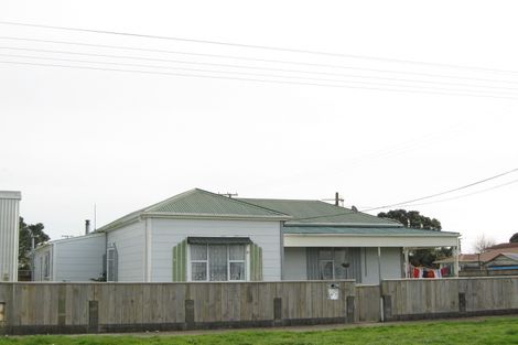 Photo of property in 95 Domett Street, Waitara, 4320