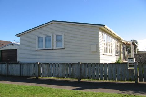 Photo of property in 24 Fairs Road, Milson, Palmerston North, 4414