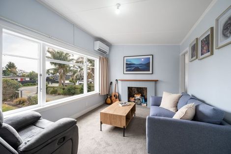 Photo of property in 17 Martin Street, Monaco, Nelson, 7011