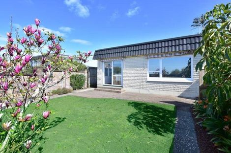 Photo of property in 1/45 Castor Bay Road, Castor Bay, Auckland, 0620
