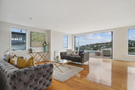 Photo of property in 4a Korotaha Terrace, Rothesay Bay, Auckland, 0630