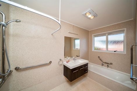 Photo of property in 10 Davidson Street, Hawera, 4610