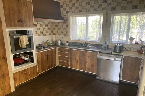 Photo of property in 330 Mangorei Road, Merrilands, New Plymouth, 4312