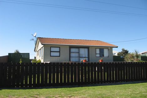 Photo of property in 33 Ruanui Street, Himatangi Beach, Foxton, 4891