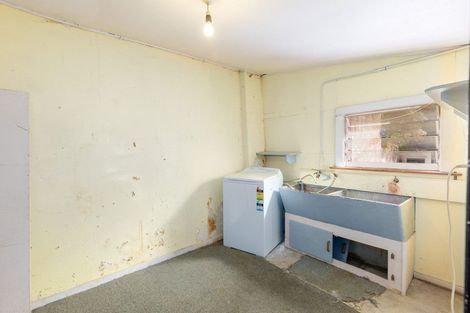 Photo of property in 13 Hawkhurst Road, Lyttelton, 8082