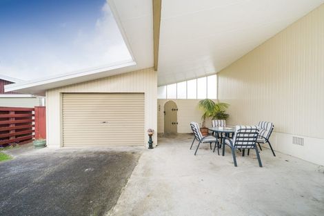 Photo of property in 12 Kapiti Place, Awapuni, Palmerston North, 4412