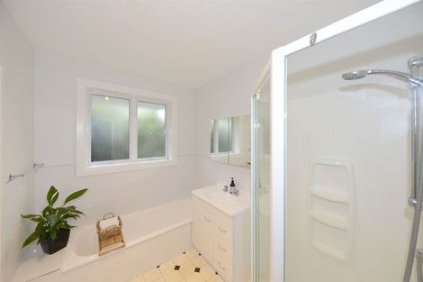 Photo of property in 23 Burnside Crescent, Burnside, Christchurch, 8053