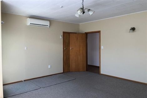 Photo of property in 2/210a Grove Road, Mayfair, Hastings, 4122