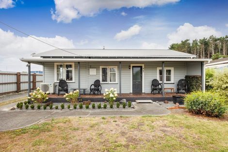 Photo of property in 27 Punga Street, Tangimoana, 4822