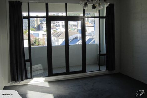 Photo of property in Endeavour Apartments, 13/125 Thorndon Quay, Pipitea, Wellington, 6011