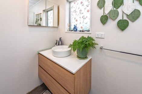 Photo of property in 51 Hussey Street, Waverley, 4510