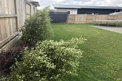 Photo of property in 15 Coutts Way, Fitzherbert, Palmerston North, 4410