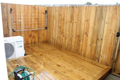 Photo of property in 24a Titoki Street, Te Atatu Peninsula, Auckland, 0610