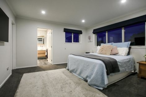 Photo of property in 47 Isobel Road, Greenhithe, Auckland, 0632