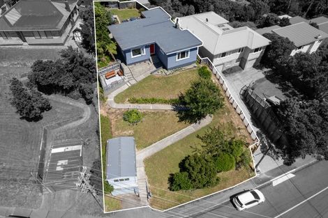 Photo of property in 8 Lyndfield Lane, Newlands, Wellington, 6037