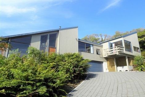 Photo of property in 32 Stanton Crescent, Karoro, Greymouth, 7805