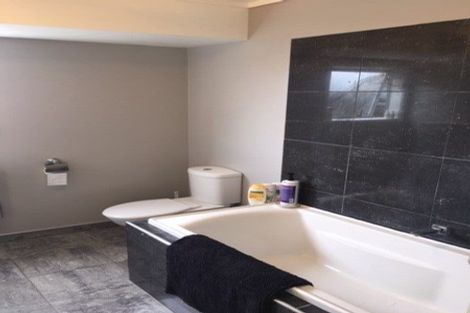 Photo of property in 10 Lorenzen Bay Road, Raglan, 3225