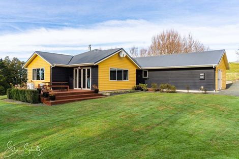 Photo of property in 16 Nikau Lane, Maungaturoto, 0520