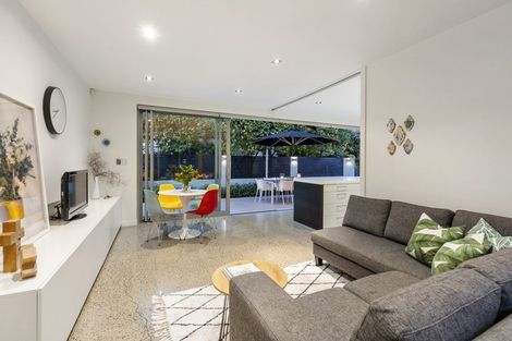 Photo of property in 21 West End Road, Herne Bay, Auckland, 1022