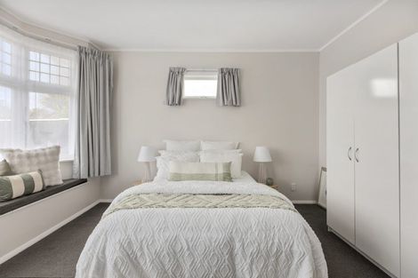 Photo of property in 4a Tarawera Road, Johnsonville, Wellington, 6037