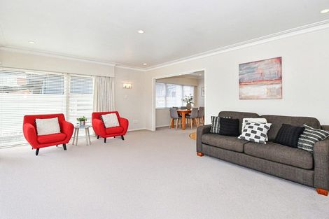 Photo of property in 3 Frank Place, Hillpark, Auckland, 2102