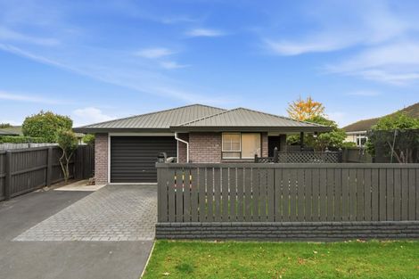 Photo of property in 1/54 Aorangi Road, Bryndwr, Christchurch, 8053