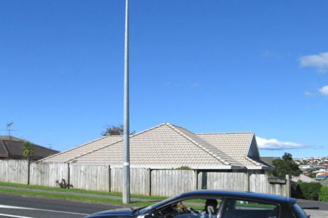 Photo of property in 1/60 Whitford Road, Botany Downs, Auckland, 2014