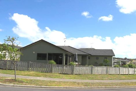 Photo of property in 23 Black Teal Close, Unsworth Heights, Auckland, 0632