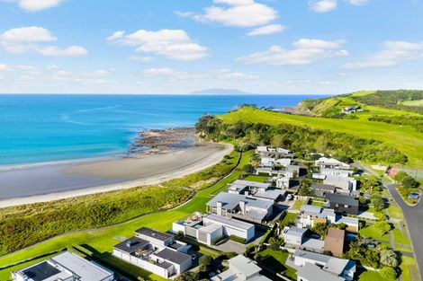 Photo of property in 45 Taumata Road, Omaha, 0986