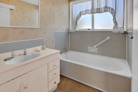 Photo of property in 16 Old South Road, Okato, 4335