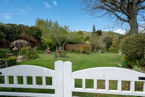 Photo of property in 19 Gibbs Place, Kinloch, Taupo, 3377