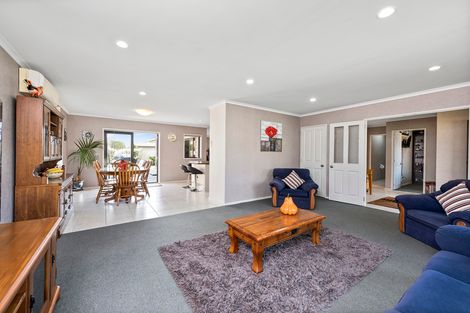 Photo of property in 31 Tomika Crescent, Papamoa Beach, Papamoa, 3118