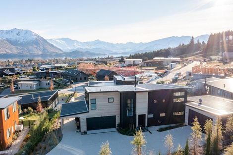 Photo of property in 9 Barclay Place, Wanaka, 9305